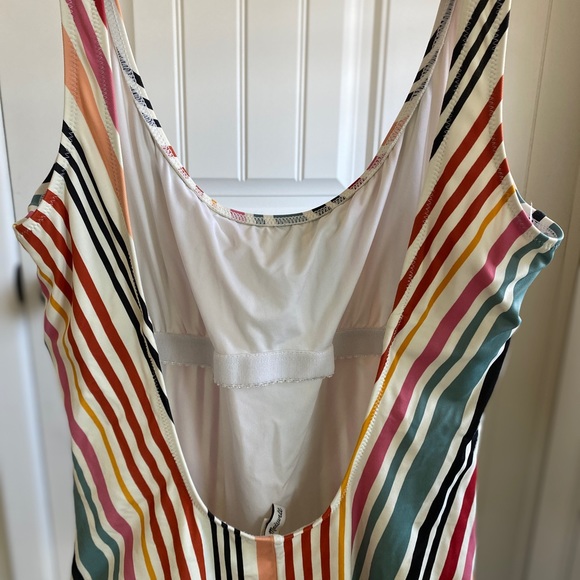 VGUC | Madewell | Second Wave Scoop Tank Swimsuit - Picture 8 of 13